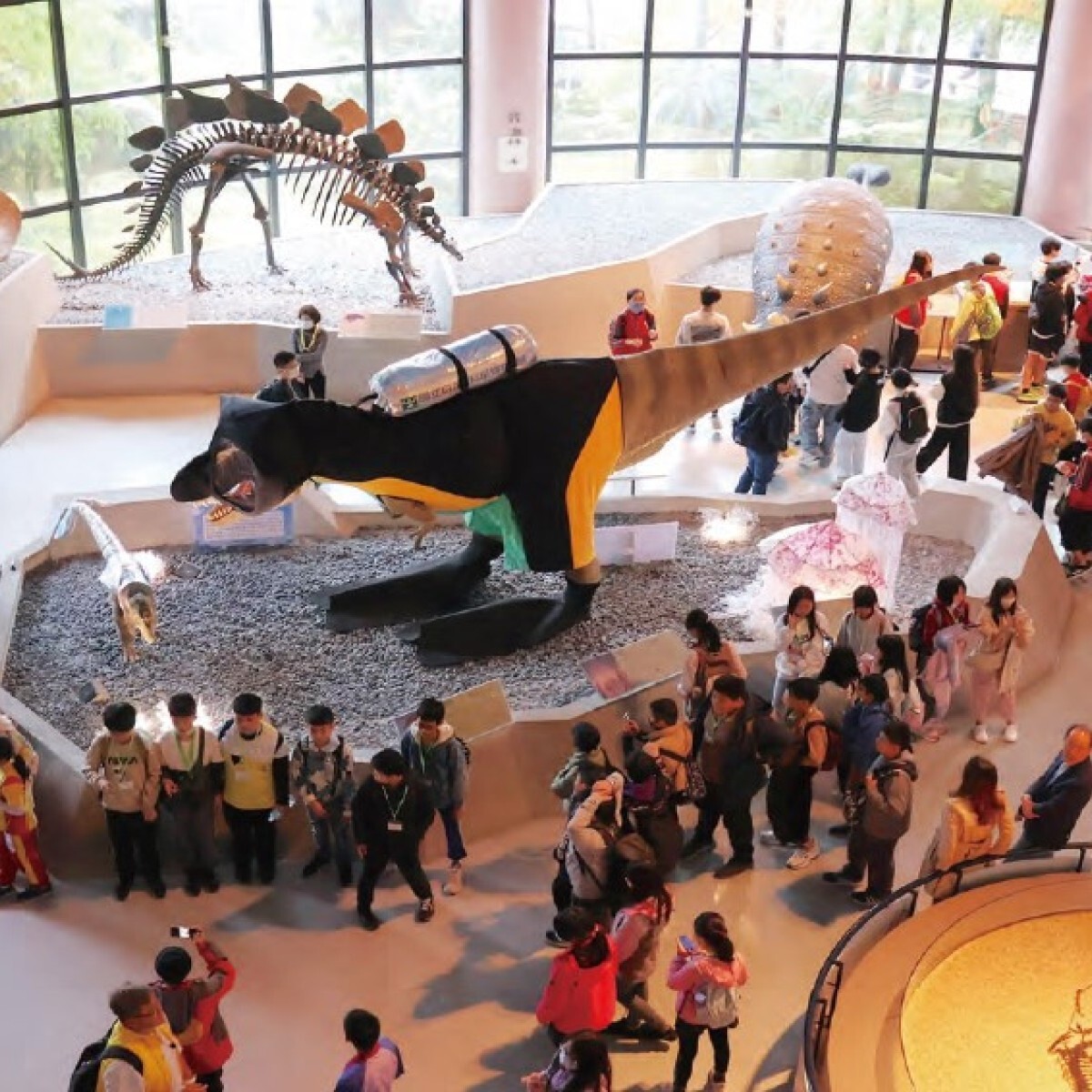 Dressing up for the Dinosaurs : Cross-collaboration of SC and the National Museum of Natural ScienceImage