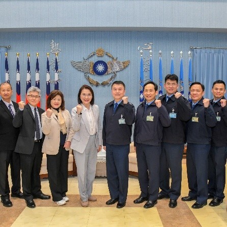 實踐大學校長洪久賢 拜訪空軍司令部鄭榮豐 深化交流合作
